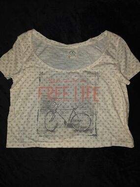 American Eagle Outfitters Cream Tee with Peach Polka Dots